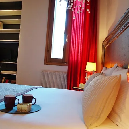 Avogari B&B-3